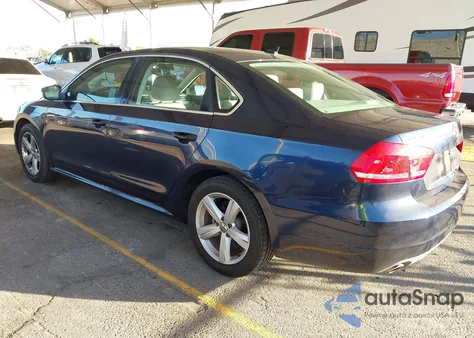 2013 Volkswagen Passat 2.0L Tdi Se z USA, uszkodzony, nr VIN 1VWBN7A35DC124925